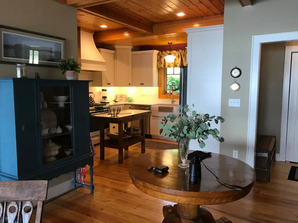 Oneida Lake Cabin Complete Interior and Exterior Renovation by Mark Frateschi Design Build - Photo 17