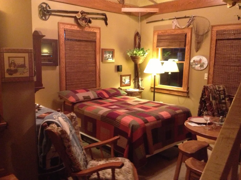 Tailored Design and Construction of a Bunkhouse by Mark Frateschi Design Build - Photo 11