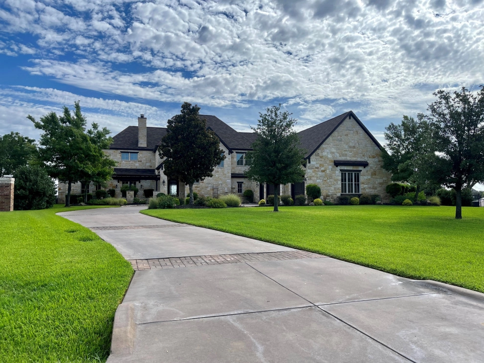 Lawn Properties We Serve by Purple Care - Photo 6