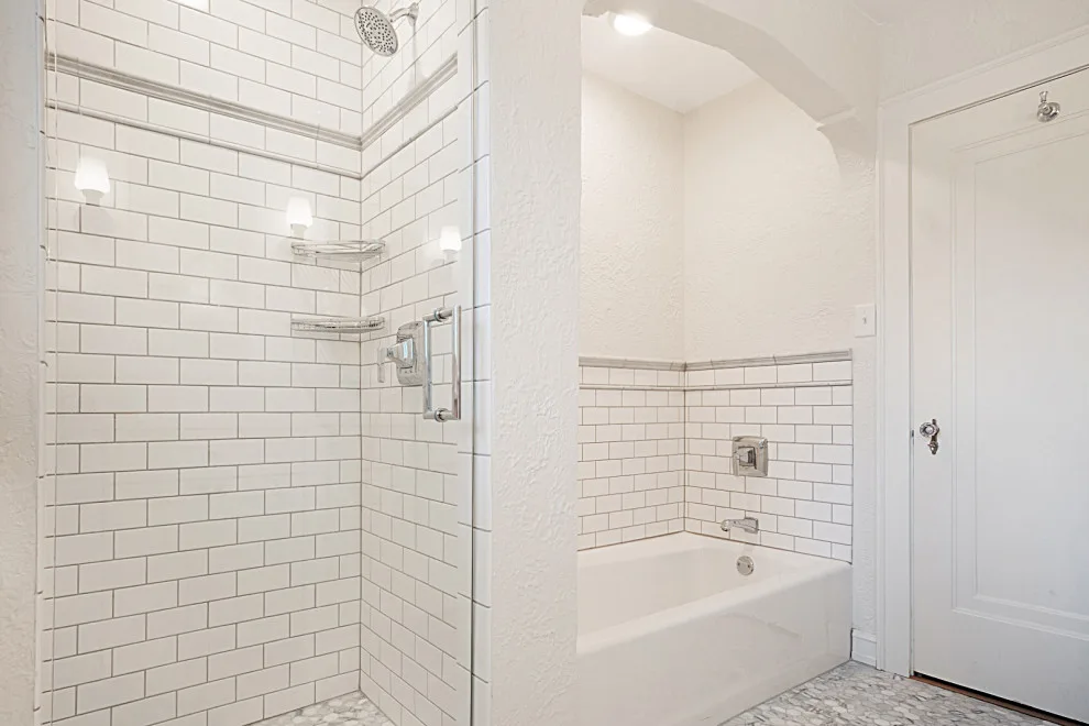 Bathroom Interior Design by Prima Construction - Photo 3