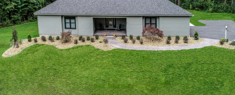 Landscape by Ralph Williams Landscape Design - Photo 2