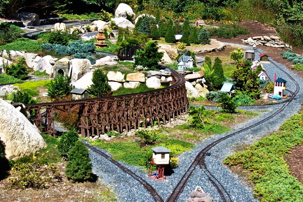 Garden Railways Gallery by Ralph Williams Landscape Design - Photo 4