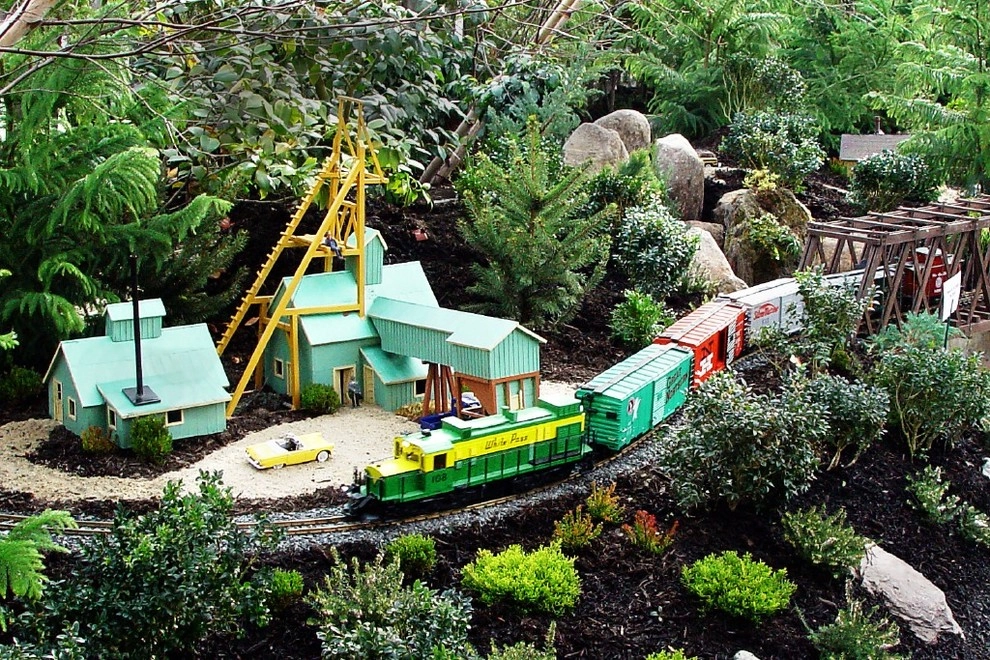 Garden Railways Gallery by Ralph Williams Landscape Design - Photo 2