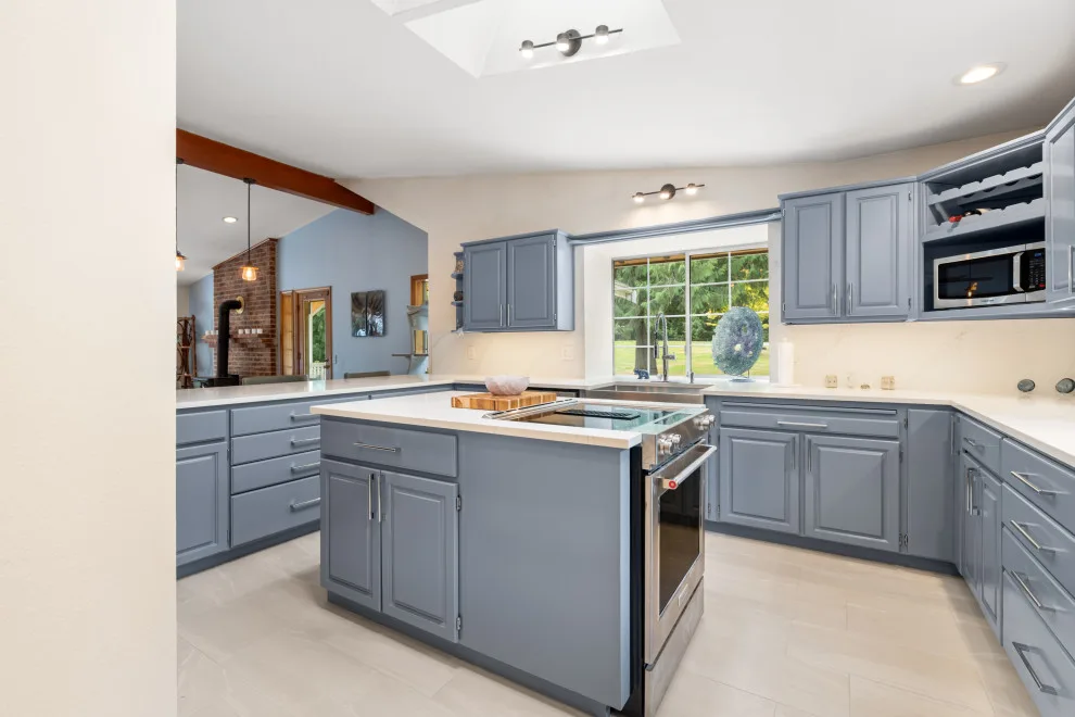 Callie Kitchen by Solid Kitchen & Bath - Photo 6