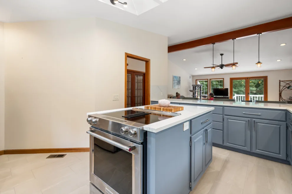 Callie Kitchen by Solid Kitchen & Bath - Photo 9