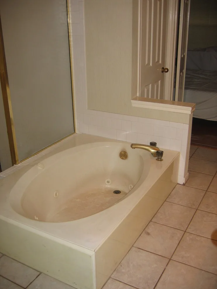 Home Kitchen and Bathroom Renovation by Heritage Construction Co. - Photo 14