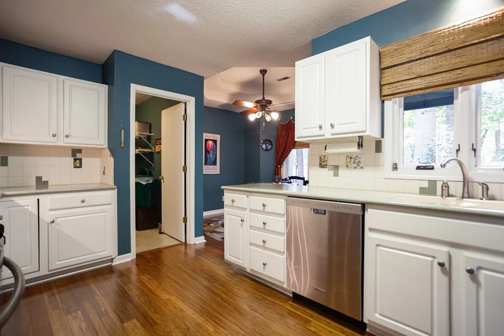 Turtle Lane: Culinary Makeover by Detailed Interiors Inc. - Photo 9