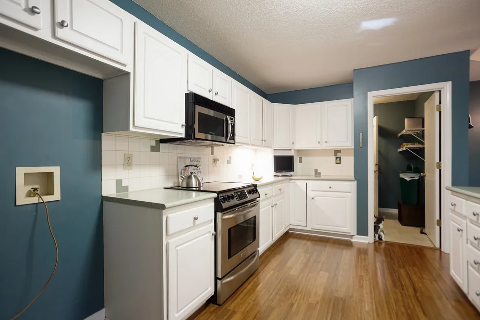 Turtle Lane: Culinary Makeover by Detailed Interiors Inc. - Photo 3