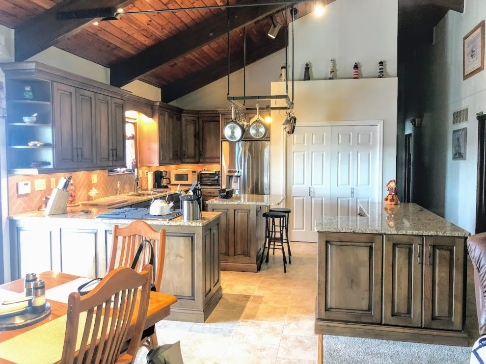 Waterfront Kitchen by Whitney Garrett / Kenwood Kitchens - Photo 19