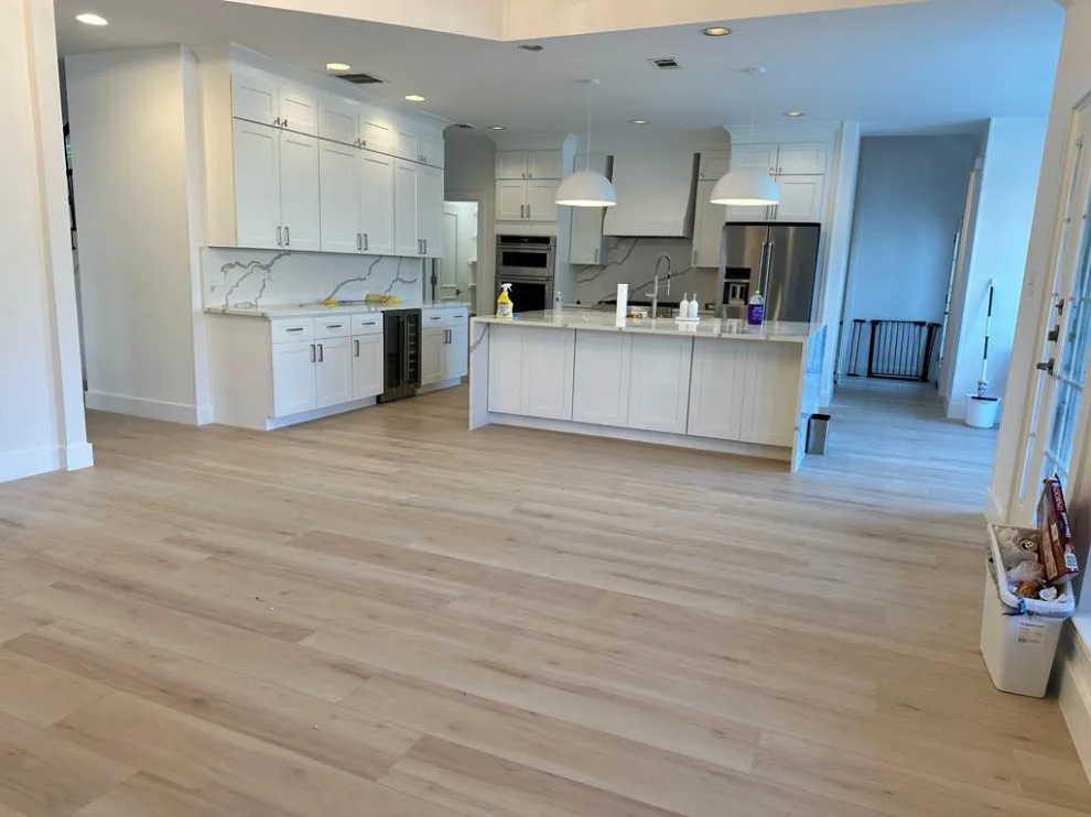 Kitchen renovation by Azores Remodeling - Photo 3