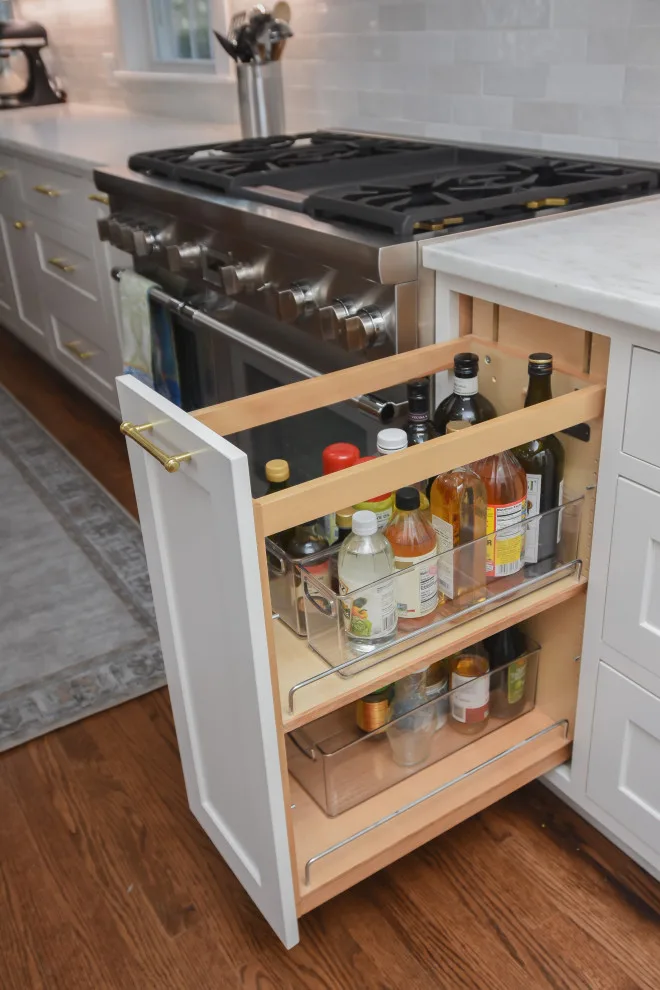 White Oak Island in a Transitional Kitchen by Taylor Made Cabinets, Leominster MA - Photo 17