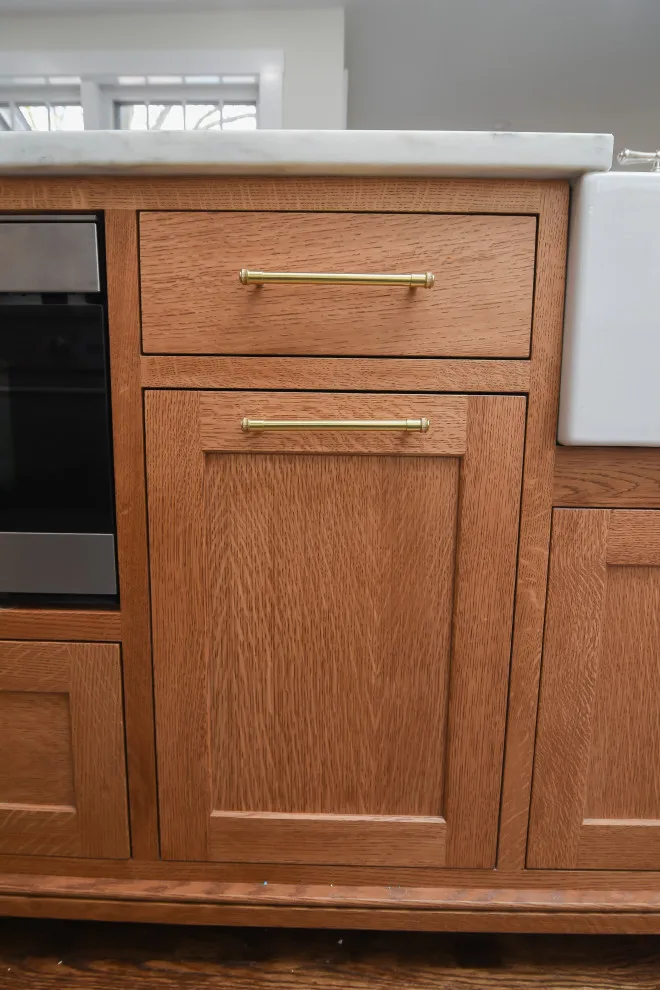 White Oak Island in a Transitional Kitchen by Taylor Made Cabinets, Leominster MA - Photo 9