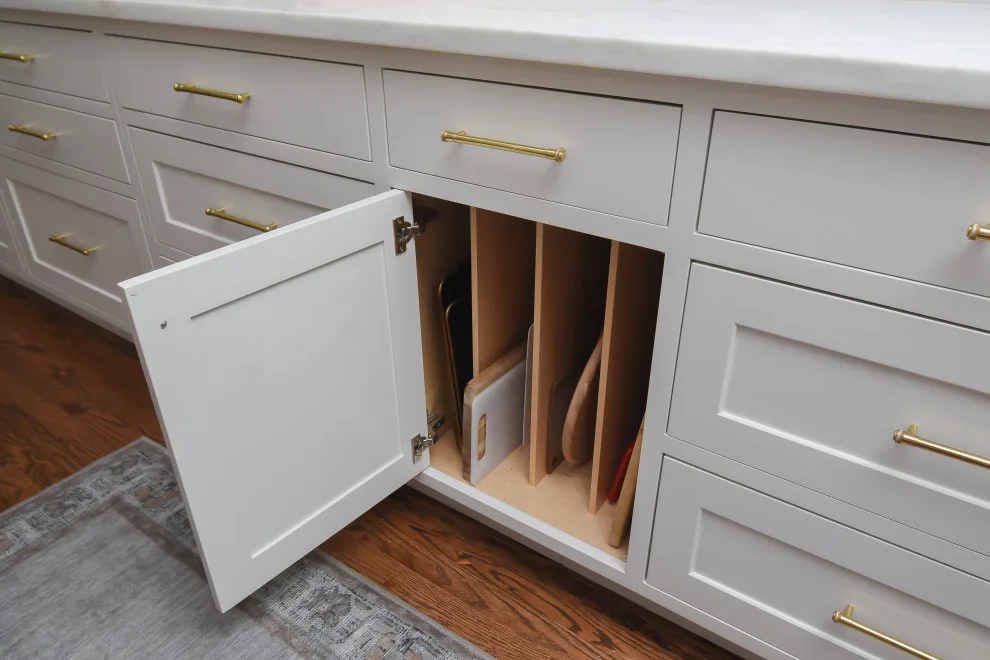 White Oak Island in a Transitional Kitchen by Taylor Made Cabinets, Leominster MA - Photo 13