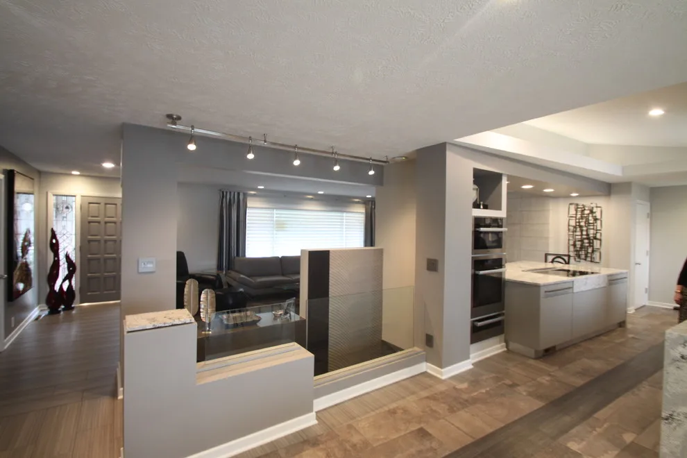 Contemporary Lakefront by Lincoln Cabinet - Photo 9