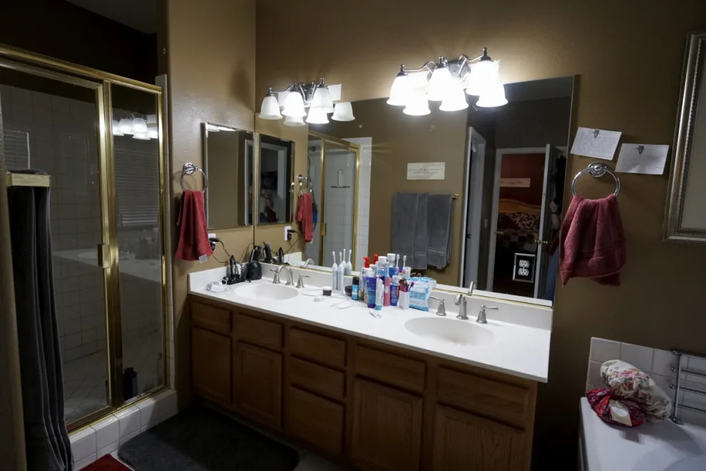 La Verne Master Bathroom by Anderson Reconstruction, Inc - Photo 7