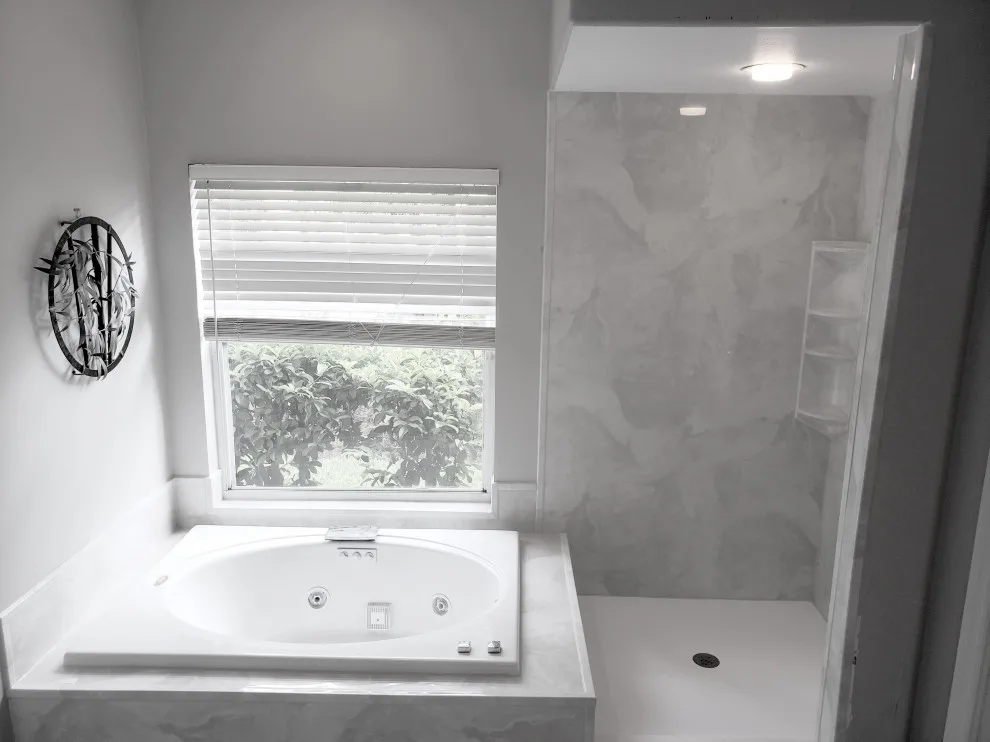 Acrylics by AAA Remodeling Of Central Florida - Photo 31