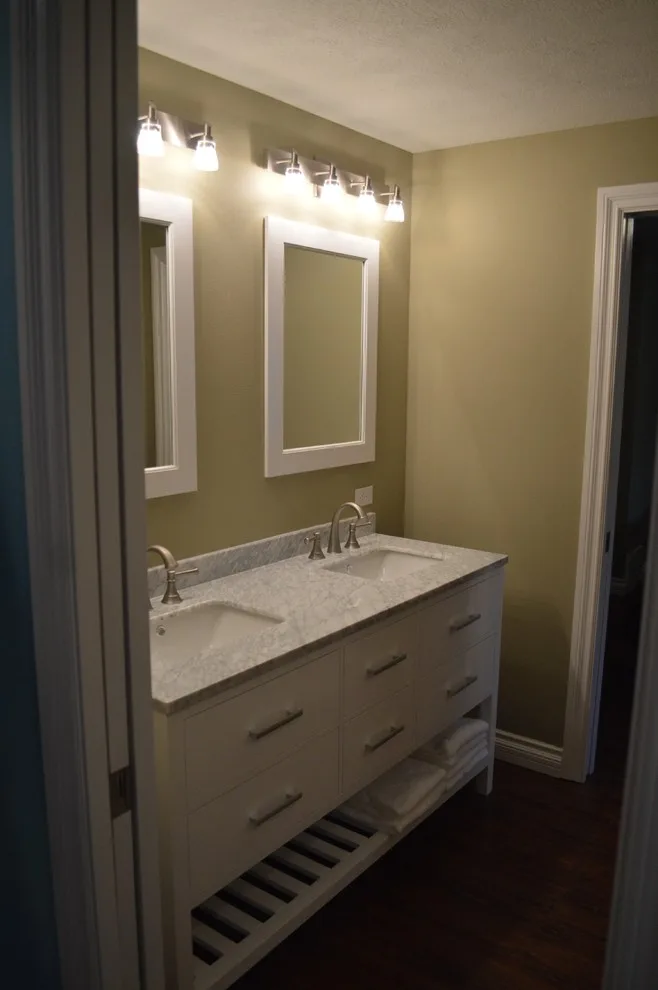 Guara Bedroom, Craft Room, and Bathroom by Arrow Contracting Service, Inc. - Photo 10