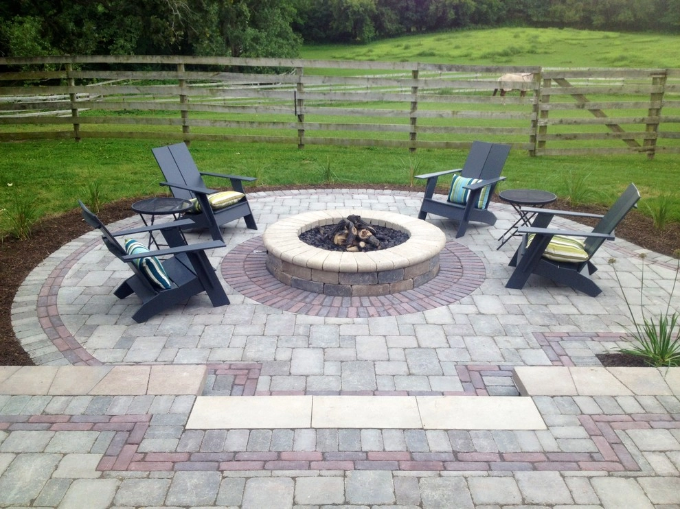 Barrington Hills Entertaining Patio by Ringers Landscape Services, Inc. - Photo 4