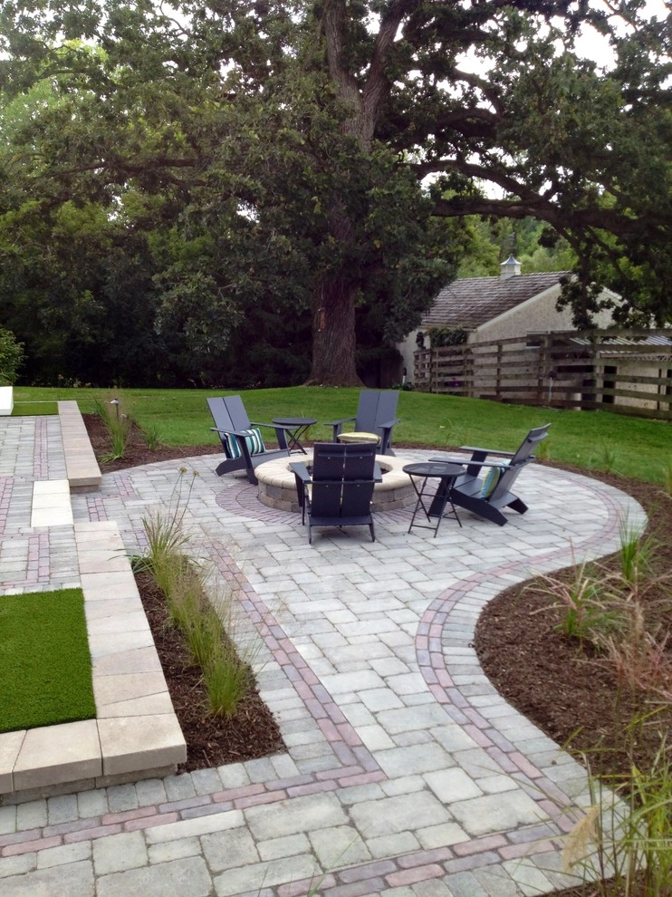 Barrington Hills Entertaining Patio by Ringers Landscape Services, Inc. - Photo 8