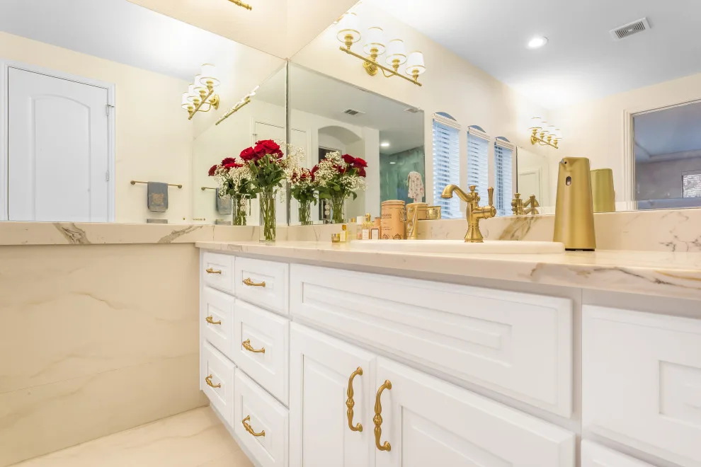 Main Bathroom in Dallas by Dallas Bathroom & Kitchen Remodeling - Photo 5