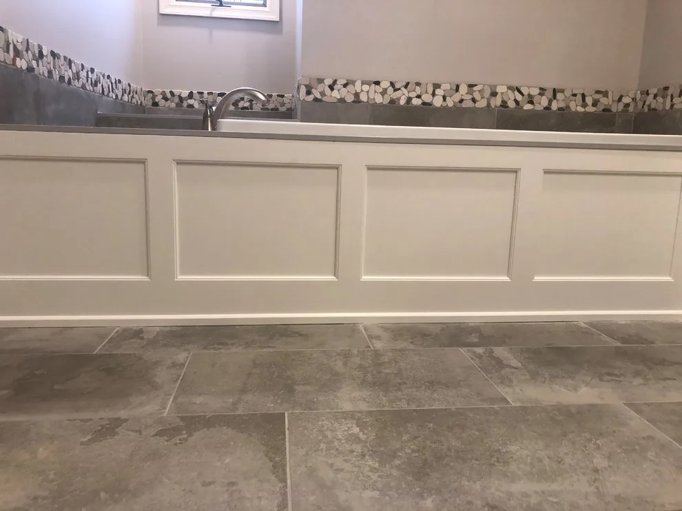 Roland Park Restroom by Whitney Garrett / Kenwood Kitchens - Photo 8