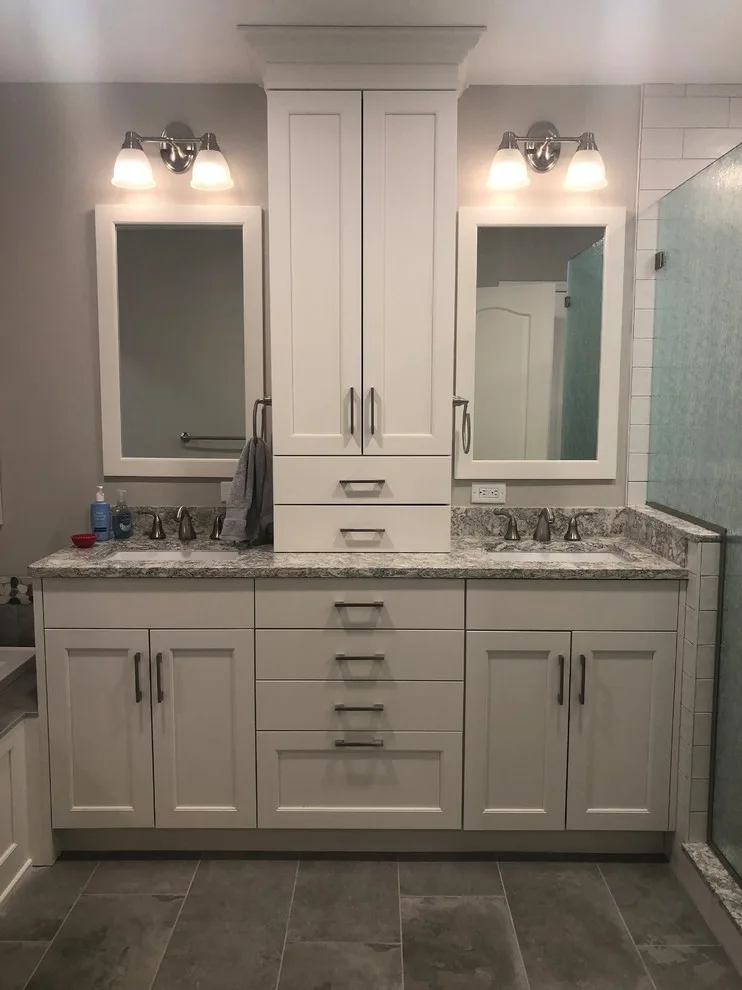 Roland Park Restroom by Whitney Garrett / Kenwood Kitchens - Photo 11