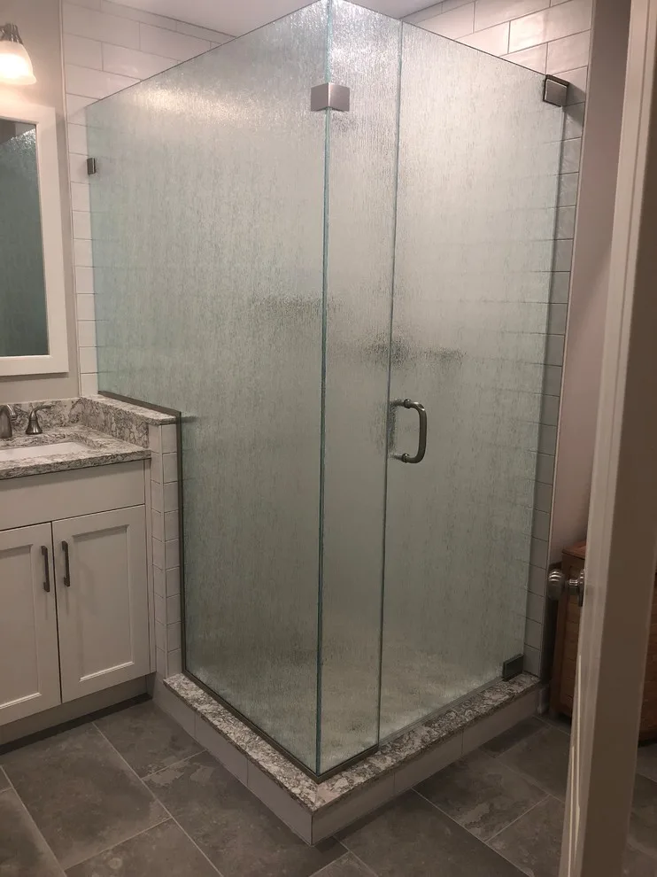 Roland Park Restroom by Whitney Garrett / Kenwood Kitchens - Photo 10