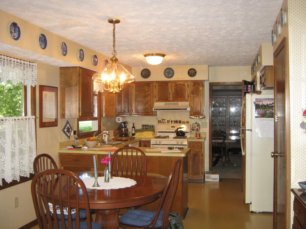 Compact and Practical Classic Kitchen by Bathroom And Kitchen Services, LLC - Photo 2