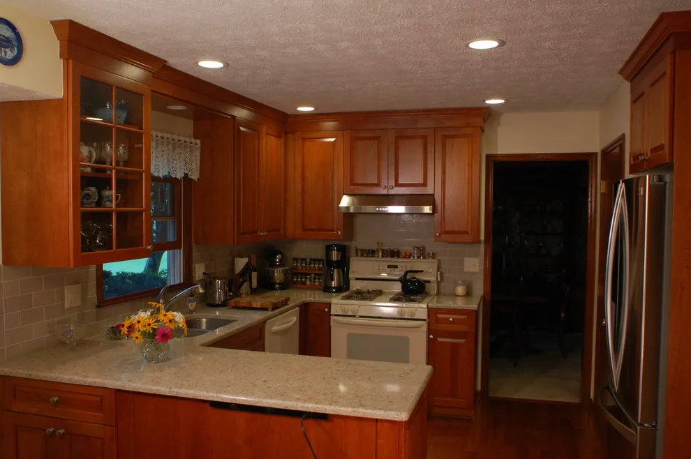 Compact and Practical Classic Kitchen by Bathroom And Kitchen Services, LLC - Photo 4