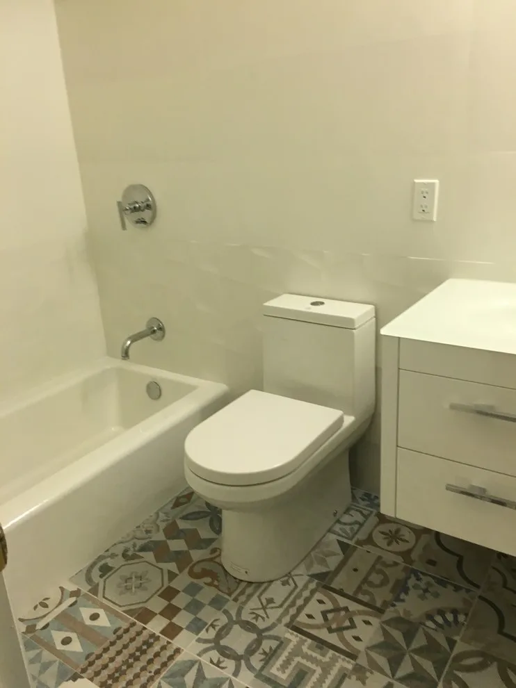 Edgewater Contemporary Bathroom Upgrade by Argen Build - Photo 5
