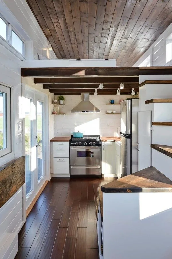 Compact Home Interiors by JER Construction - Photo 2