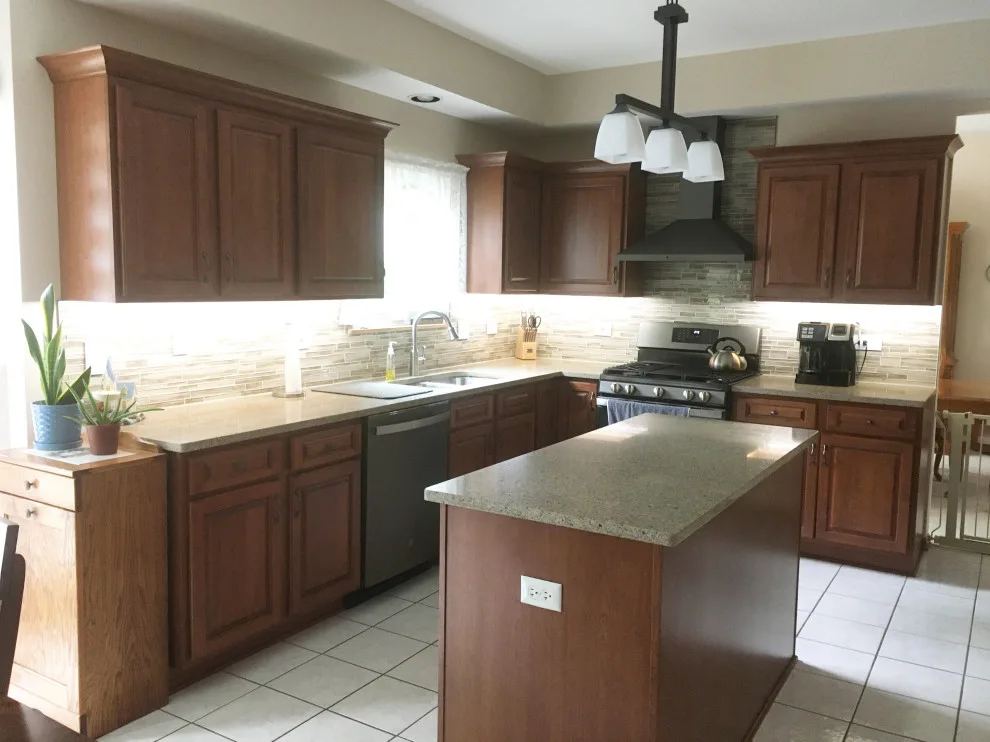 Nutmeg-Stained Traditional Kitchen Renovation by Kitchen Solvers Of Grayslake - Photo 12