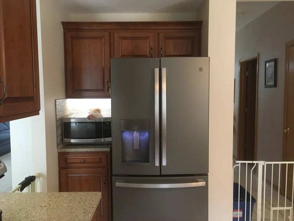 Nutmeg-Stained Traditional Kitchen Renovation by Kitchen Solvers Of Grayslake - Photo 10