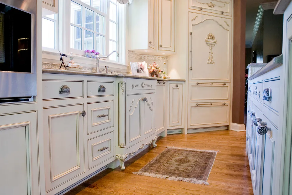 Classic Kitchen by Hartert-Russell - Photo 13