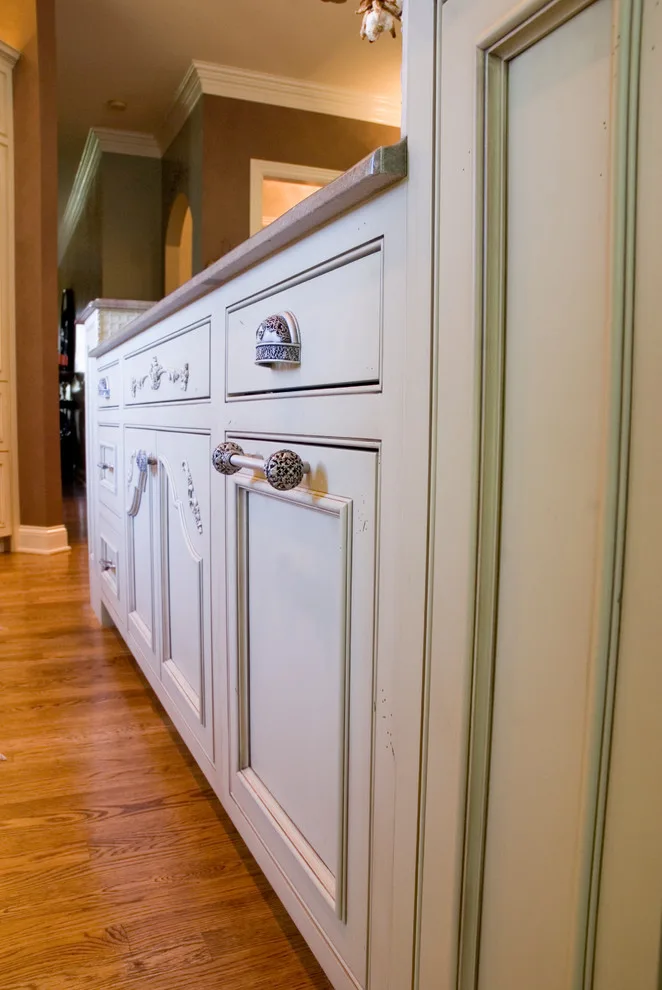 Classic Kitchen by Hartert-Russell - Photo 14