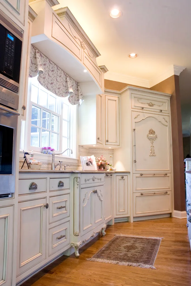 Classic Kitchen by Hartert-Russell - Photo 7
