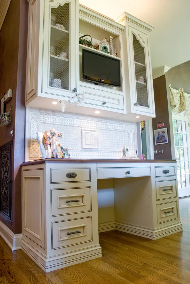 Classic Kitchen by Hartert-Russell - Photo 42