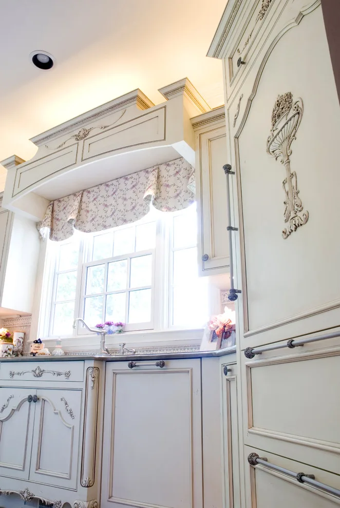 Classic Kitchen by Hartert-Russell - Photo 8