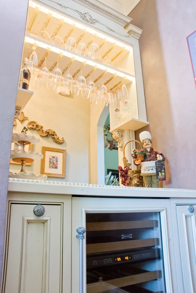 Classic Kitchen by Hartert-Russell - Photo 24