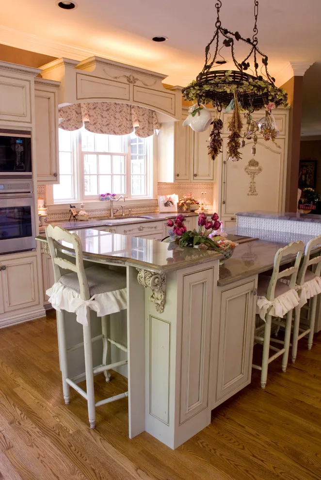 Classic Kitchen by Hartert-Russell - Photo 44