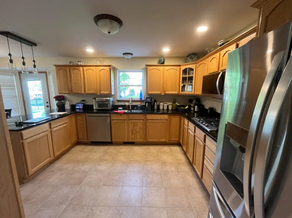 Stratus SuperMatte Transitional Hybrid Kitchen Renovation by Kitchen Solvers Of Grayslake - Photo 5