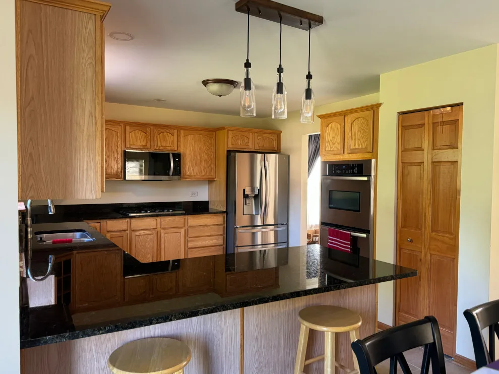 Stratus SuperMatte Transitional Hybrid Kitchen Renovation by Kitchen Solvers Of Grayslake - Photo 12