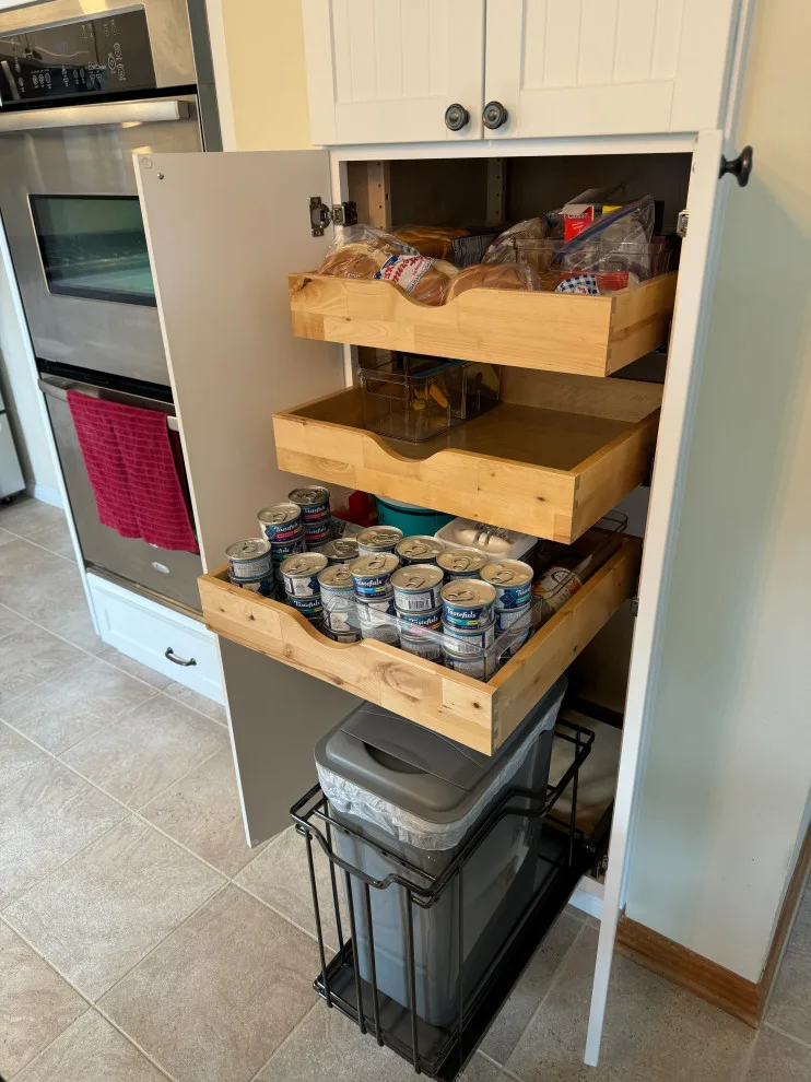 Stratus SuperMatte Transitional Hybrid Kitchen Renovation by Kitchen Solvers Of Grayslake - Photo 4