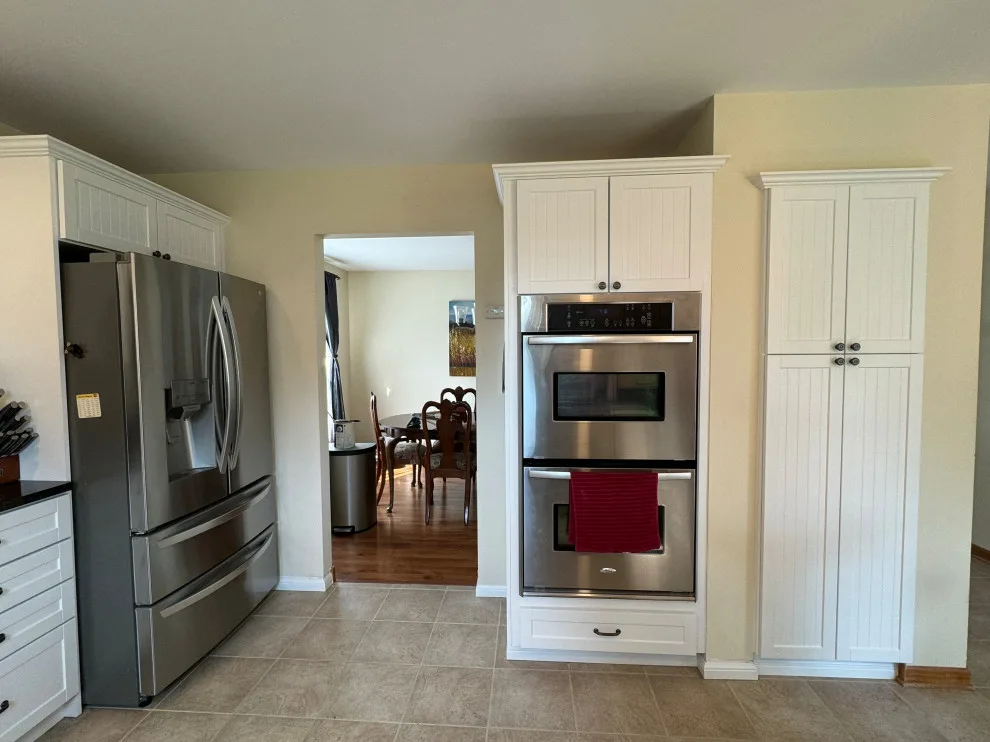Stratus SuperMatte Transitional Hybrid Kitchen Renovation by Kitchen Solvers Of Grayslake - Photo 2