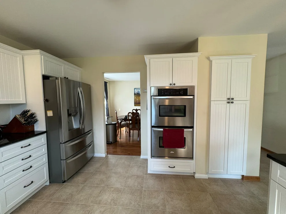 Stratus SuperMatte Transitional Hybrid Kitchen Renovation by Kitchen Solvers Of Grayslake - Photo 8