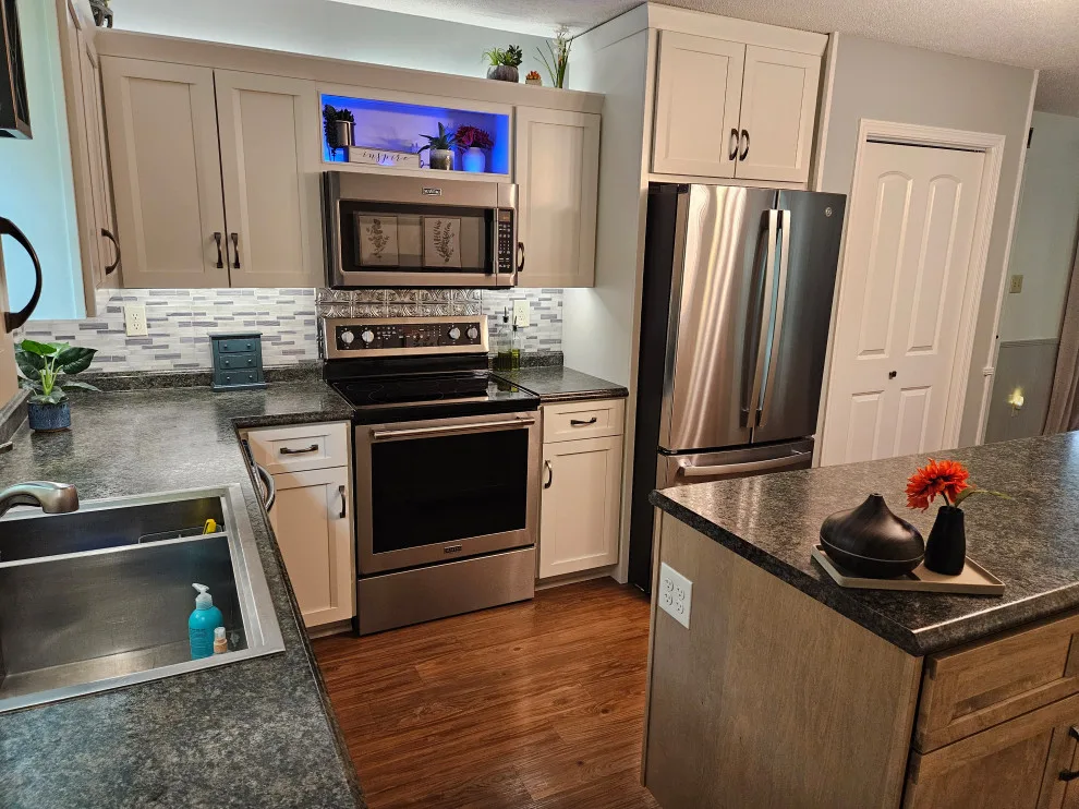 Hybrid Kitchen Renovation for Transitioning Spaces by Kitchen Solvers Of Spring Hill - Photo 5
