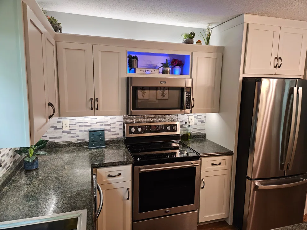 Hybrid Kitchen Renovation for Transitioning Spaces by Kitchen Solvers Of Spring Hill - Photo 7
