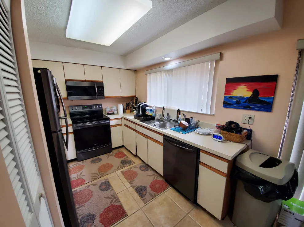 Matte Grey Transitional Kitchen Renovation by Kitchen Solvers Of Fort Lauderdale - Photo 4
