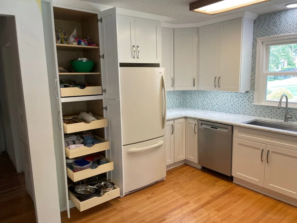 Polar White Shaker Door Transitional Kitchen Renovation by Kitchen Solvers Of Charleston - Photo 11