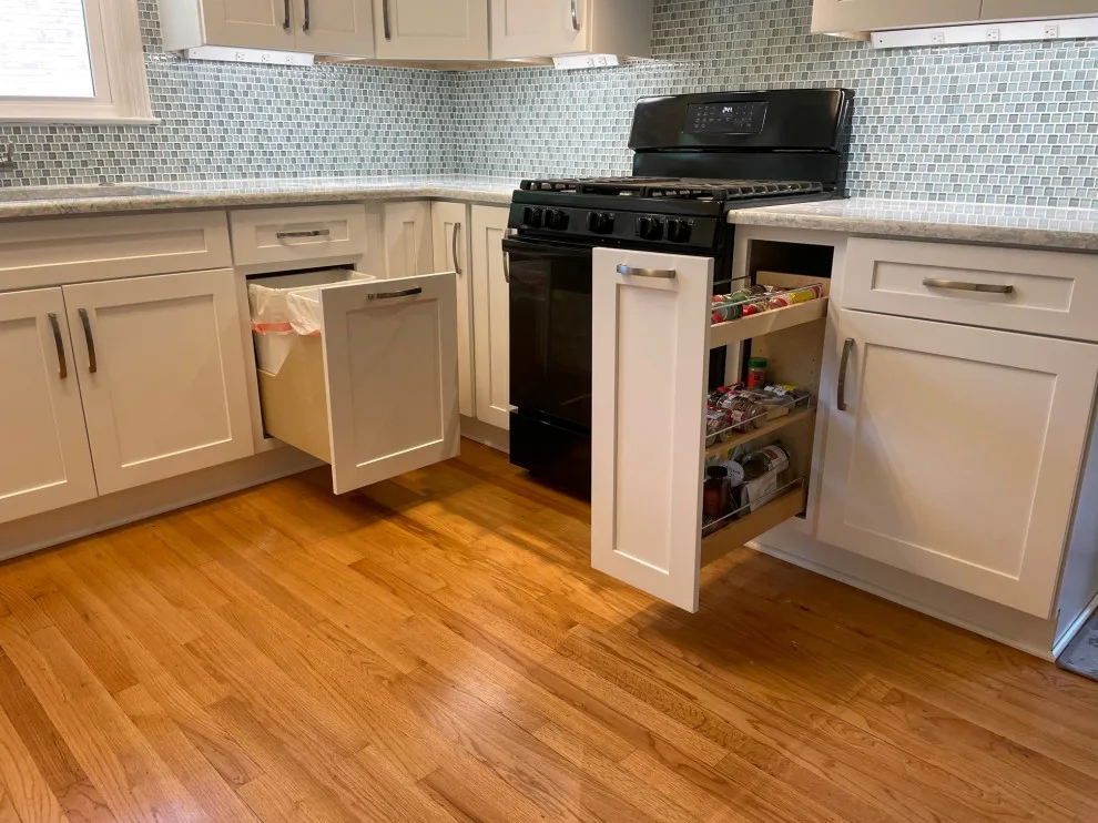 Polar White Shaker Door Transitional Kitchen Renovation by Kitchen Solvers Of Charleston - Photo 7